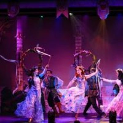 Dutch Apple Dinner Theater