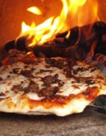 Tre Pizza, Pasta, Beer Garden