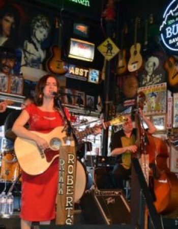 Robert’s Western World